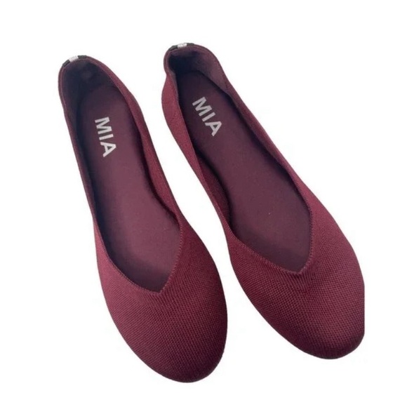 MIA Shoes - NEW Mia flyknit burgundy flats. Sz 6 Burgandy